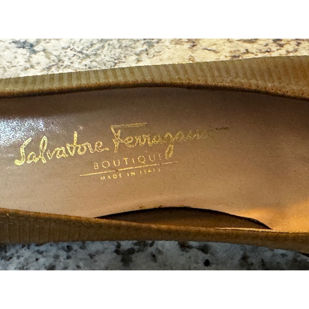 Salvatore Ferragamo Boutique Olive Green Ribbed Wedge Pumps DP30197 Italy 9 4A - Picture 6 of 8